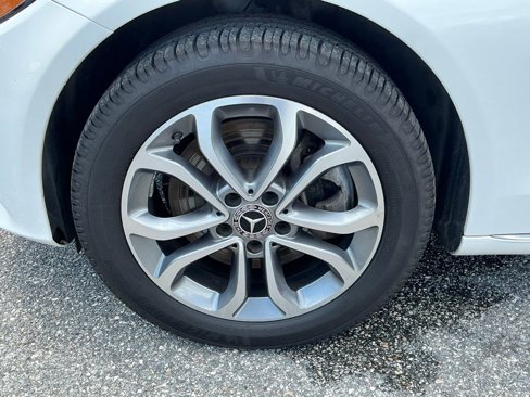 Used 2018 Mercedes-Benz C 300 4MATIC Sedan image 11
