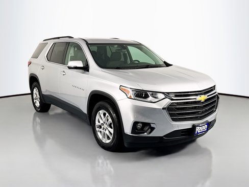 Used 2020 Chevrolet Traverse LT image 3