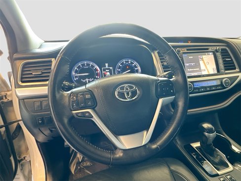 Used 2015 Toyota Highlander XLE image 11