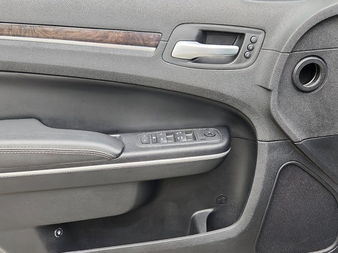 Used 2019 Chrysler 300 Limited image 19