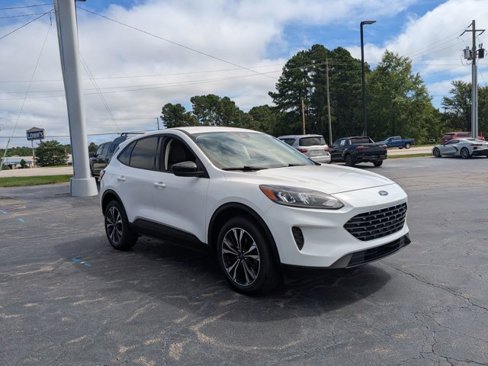 Certified 2022 Ford Escape SE w/ SE Sport Appearance Package image 1