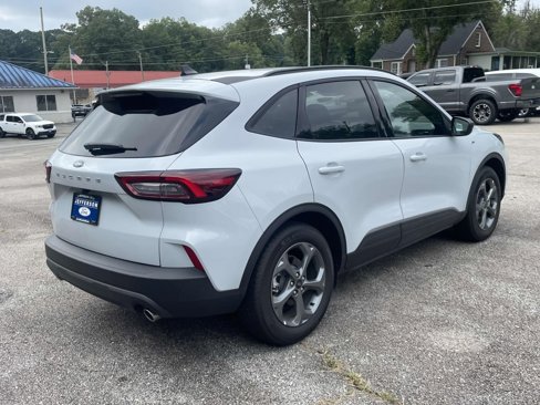 Used 2025 Ford Escape ST-Line image 6