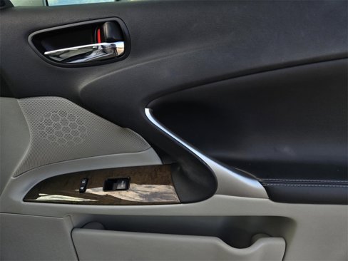 Used 2011 Lexus IS 250 image 8