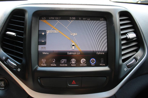 Used 2016 Jeep Cherokee Limited image 36