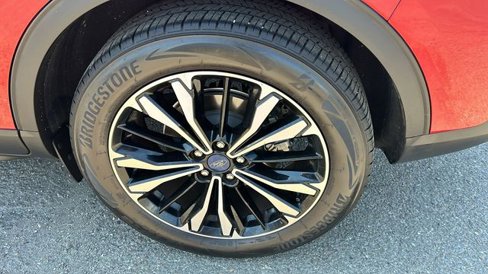 Used 2022 Ford Escape SE w/ SE Sport Appearance Package image 6