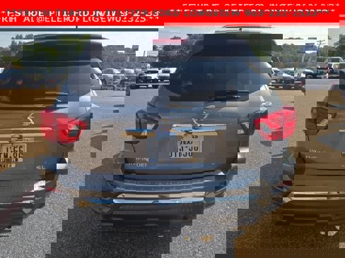 Used 2017 Nissan Pathfinder SL image 10