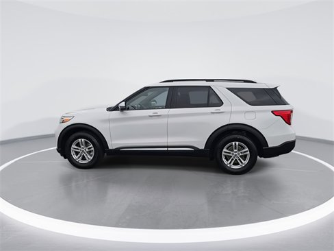 Used 2020 Ford Explorer XLT w/ Equipment Group 202A image 5