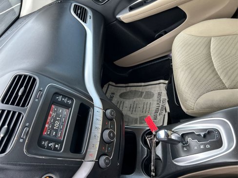 Used 2018 Dodge Journey SE image 14