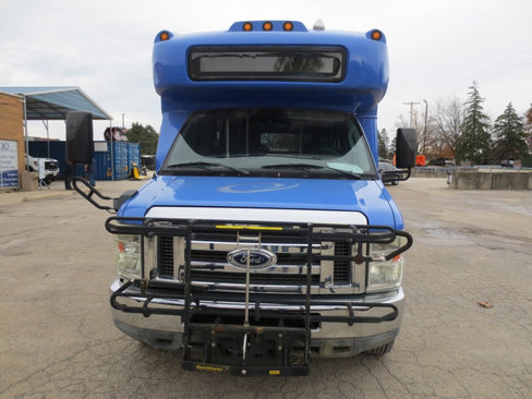 Used 2010 Ford E-450 and Econoline 450 Super Duty image 3