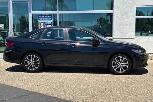 New 2025 Volkswagen Jetta Sport image 3