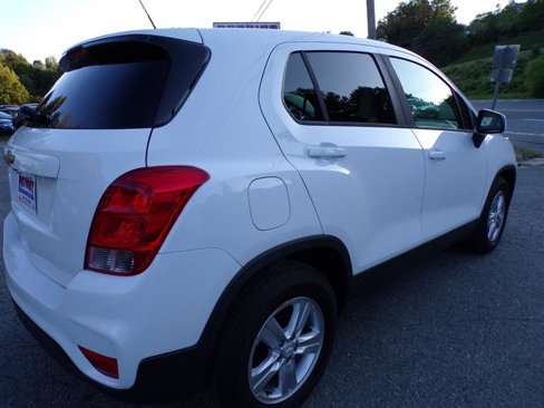 Used 2020 Chevrolet Trax LS w/ Fleet Convenience Package image 10