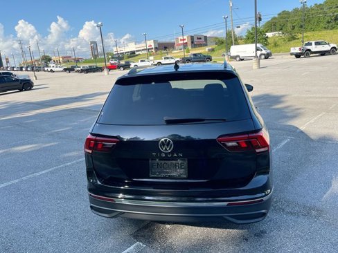 Used 2022 Volkswagen Tiguan S image 33