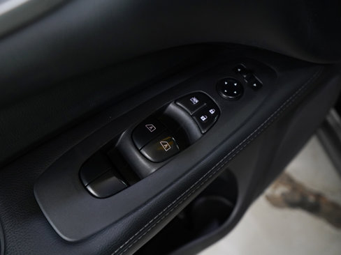 Used 2013 Nissan Pathfinder Platinum w/ Platinum Premium Pkg image 22