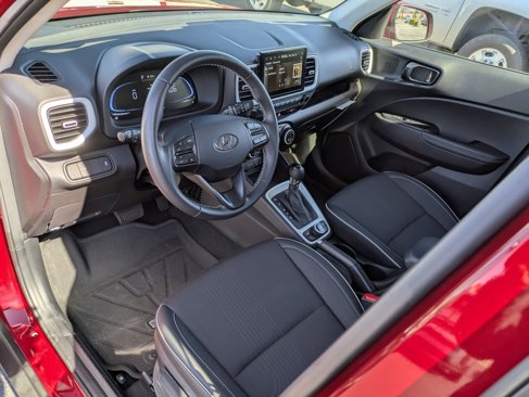 Used 2024 Hyundai Venue Limited image 22