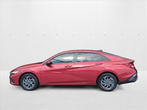 Used 2024 Hyundai Elantra SEL image 8