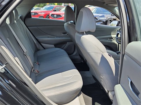 Used 2021 Hyundai Elantra SEL image 13