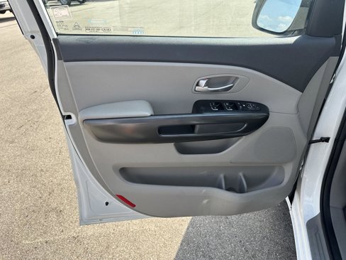 Used 2018 Kia Sedona L image 19