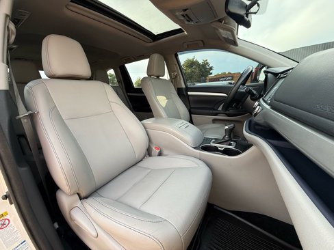 Used 2015 Toyota Highlander XLE image 35