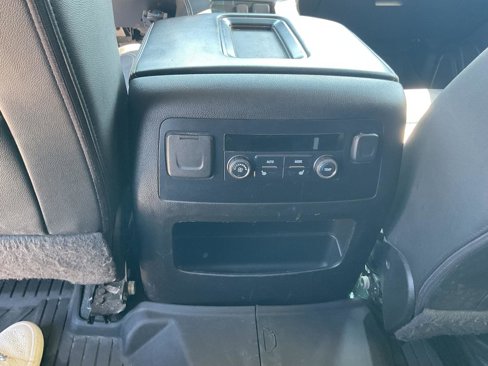 Used 2019 GMC Yukon SLT image 24