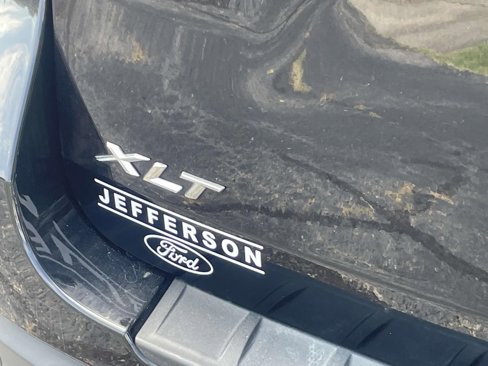 Used 2024 Ford Explorer XLT w/ Equipment Group 202A image 4