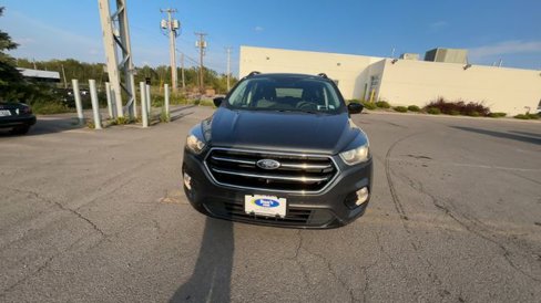 Certified 2018 Ford Escape SE w/ SE Sport Appearance Package image 3