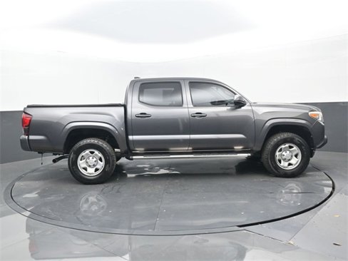 Used 2018 Toyota Tacoma SR image 2