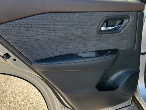 Certified 2022 Nissan Rogue SV image 12