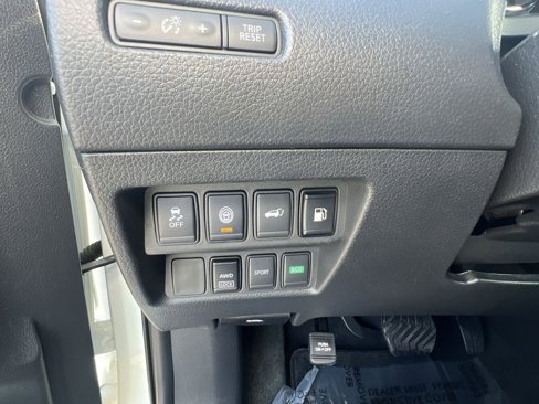 Used 2020 Nissan Rogue SV image 17