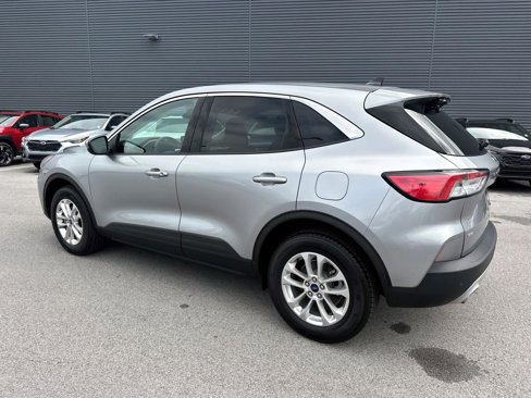 Used 2021 Ford Escape SE image 7