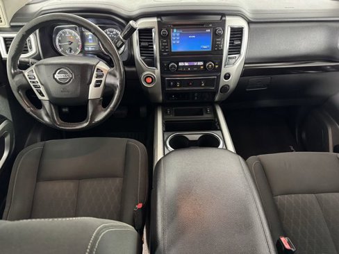 Used 2017 Nissan Titan SV image 10