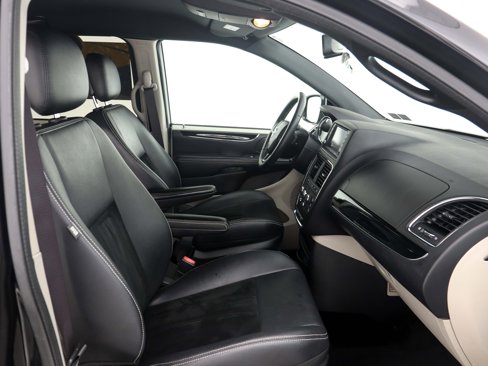 Used 2017 Dodge Grand Caravan SXT image 20