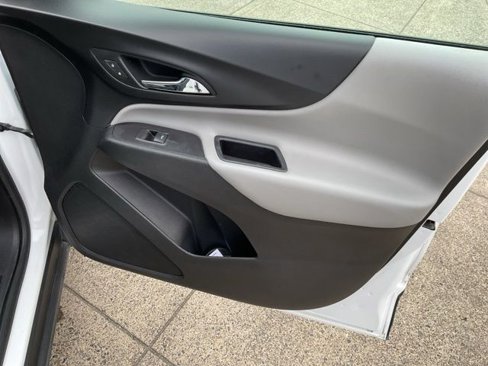 Used 2020 Chevrolet Equinox LT image 30