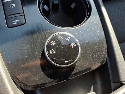 Used 2025 Nissan Rogue SV image 23
