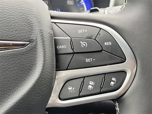 New 2025 Chrysler Voyager LX image 25