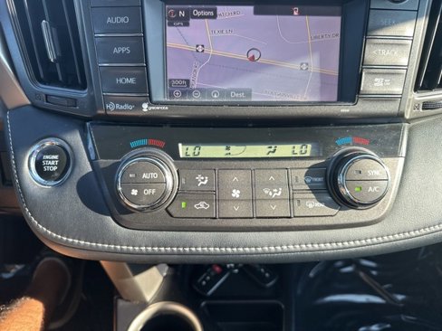 Used 2015 Toyota RAV4 Limited image 21