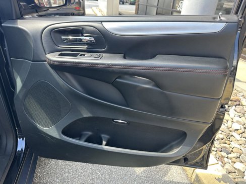 Used 2019 Dodge Grand Caravan GT image 17