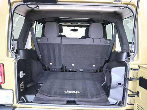 Used 2013 Jeep Wrangler Unlimited Sahara w/ Connectivity Group image 32