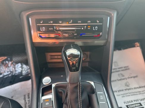 Certified 2022 Volkswagen Tiguan SE image 18