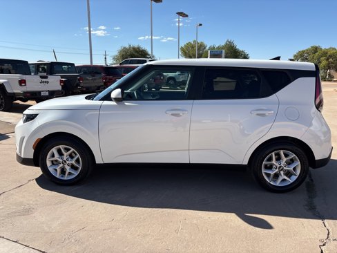 Used 2023 Kia Soul LX w/ LX Technology Package image 8
