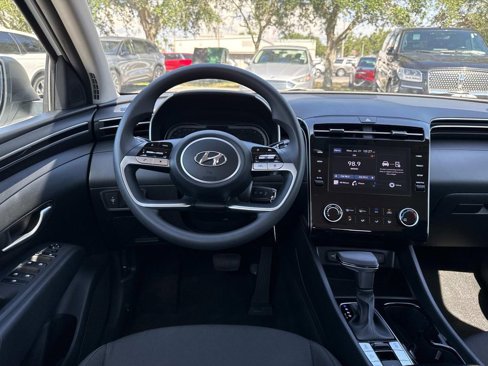 Used 2023 Hyundai Tucson SE image 16