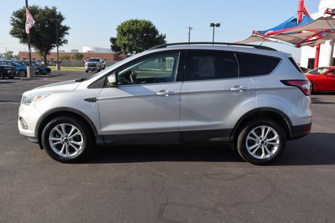 Certified 2018 Ford Escape SE image 2