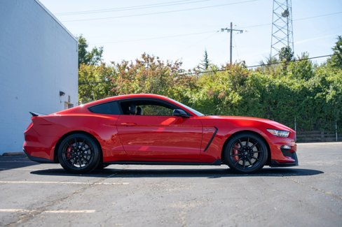 Used 2017 Ford Mustang Shelby GT350 image 9