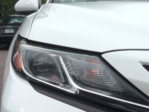 Used 2020 Toyota Camry SE image 10