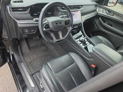 Used 2024 Jeep Grand Cherokee L Overland w/ Advanced Protech Group III image 9