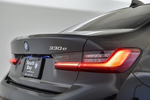 Certified 2022 BMW 330e w/ Premium Package image 11
