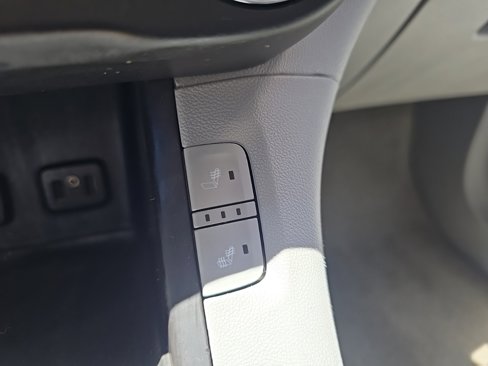 Used 2018 GMC Acadia SLE image 15