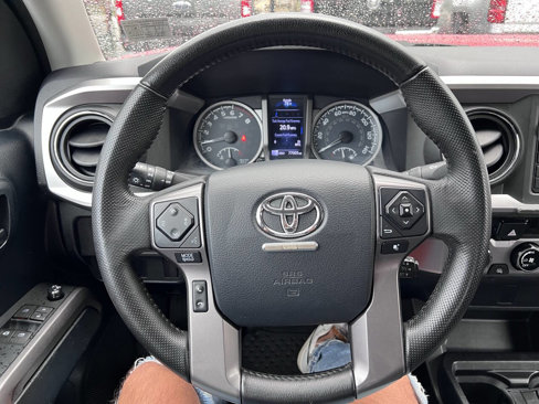 Used 2016 Toyota Tacoma SR5 image 15
