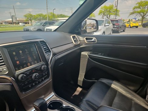 Used 2016 Jeep Grand Cherokee Limited image 16