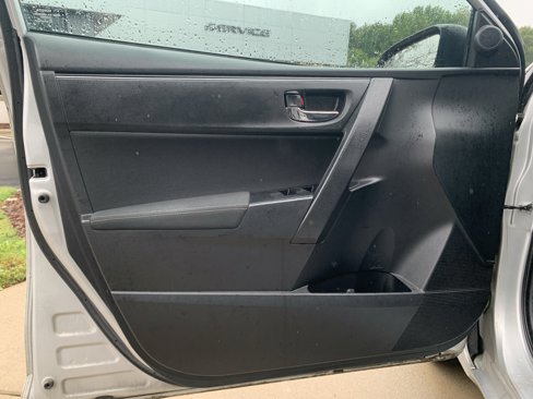 Used 2017 Toyota Corolla LE image 14