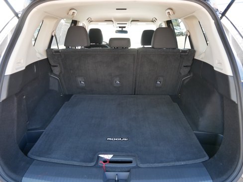 Used 2023 Nissan Rogue S image 18